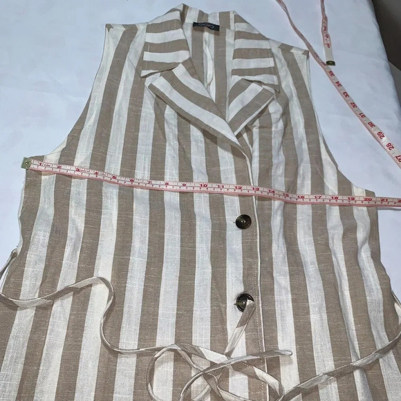 GAP Beige and White Striped Tunic Top. - Picture 7 of 11